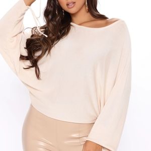 NWT Cinch Pullover - Cream